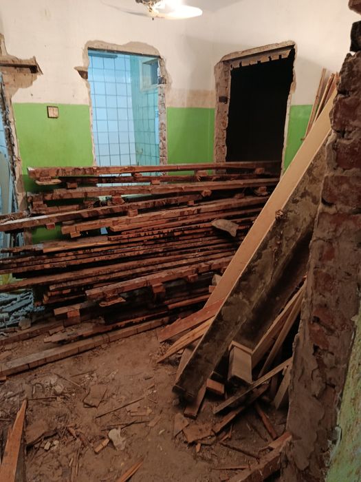 Отдам даром доски на дрова, самовывоз с 4 этажа