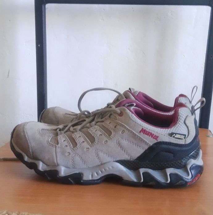 Meindl Bocanci mărimea 38,5, gri cu vișiniu