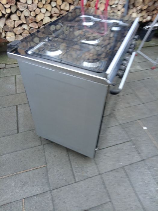 Aragaz 5 arzătoare și cuptor