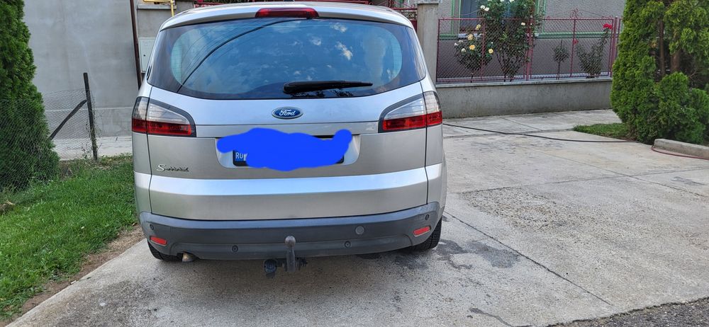 Vând  Ford  Smax