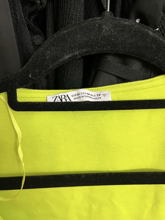 Неонова къса блуза с дълъг ръкав Zara