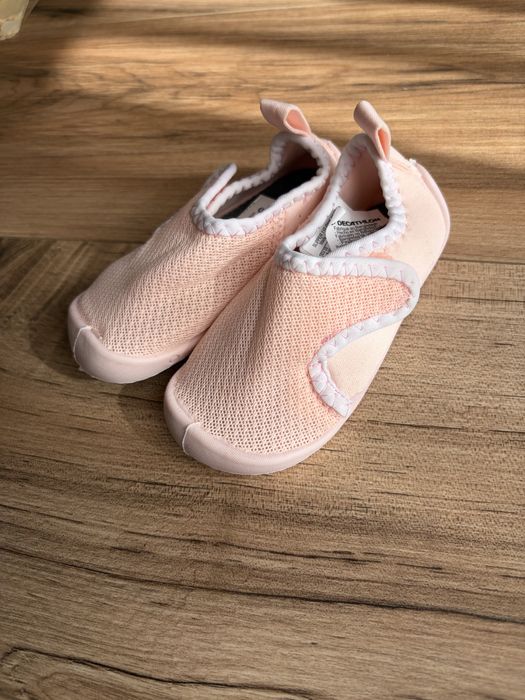 Детски пантофи 22ри номер ЧИСТО НОВИ