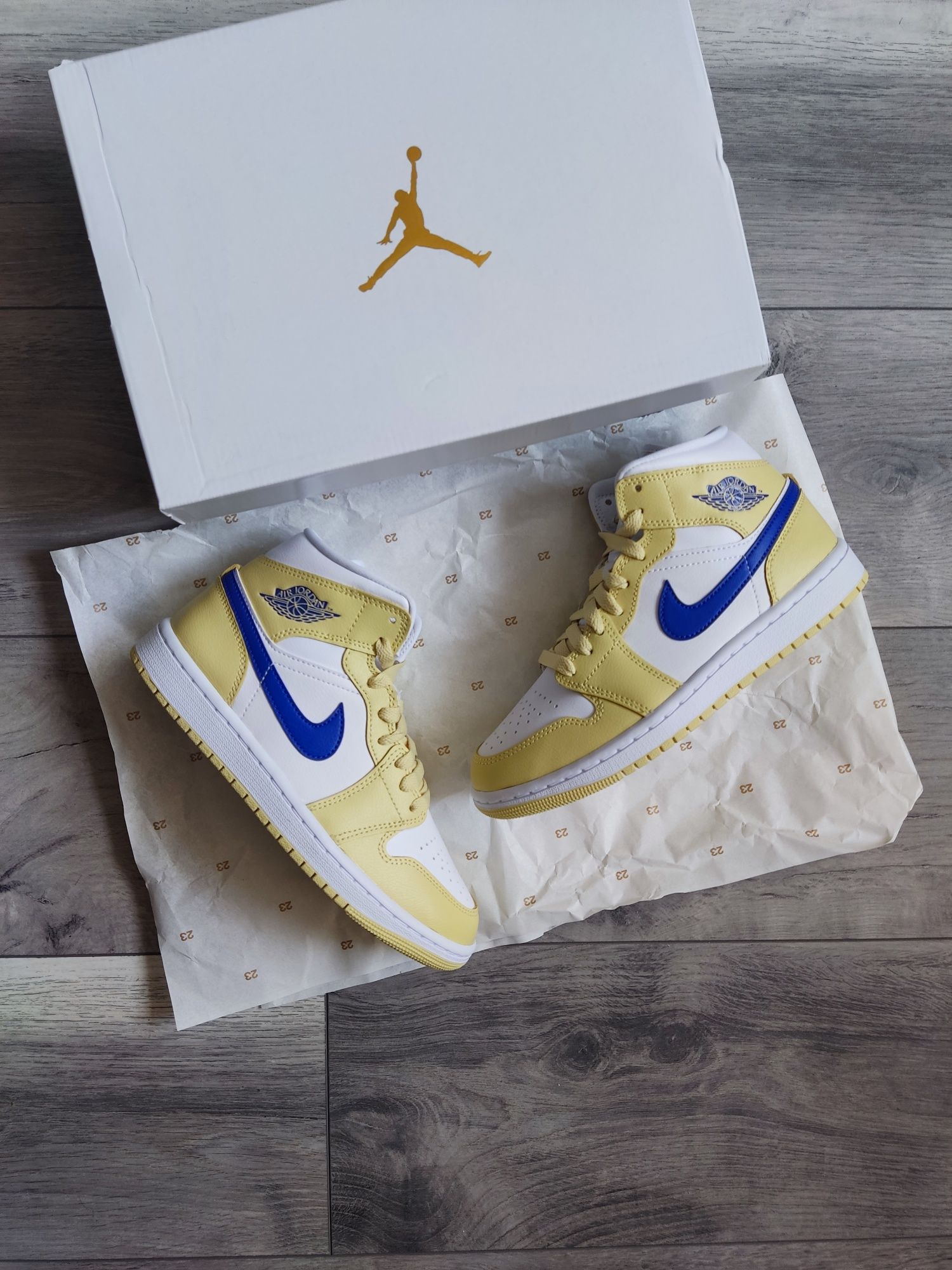 Air Jordan 1 Mid Lemon