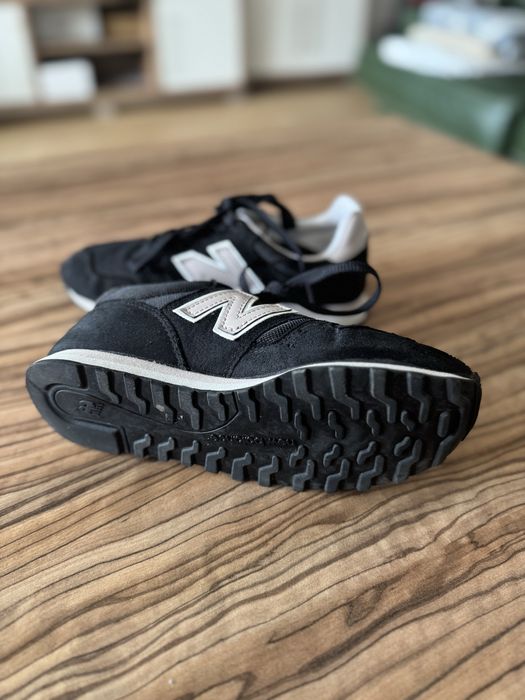 Продавам детски/ дамски сникерси New Бalance