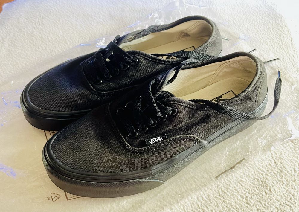 Tenesi Vans Authentic Negri, Marime 39
