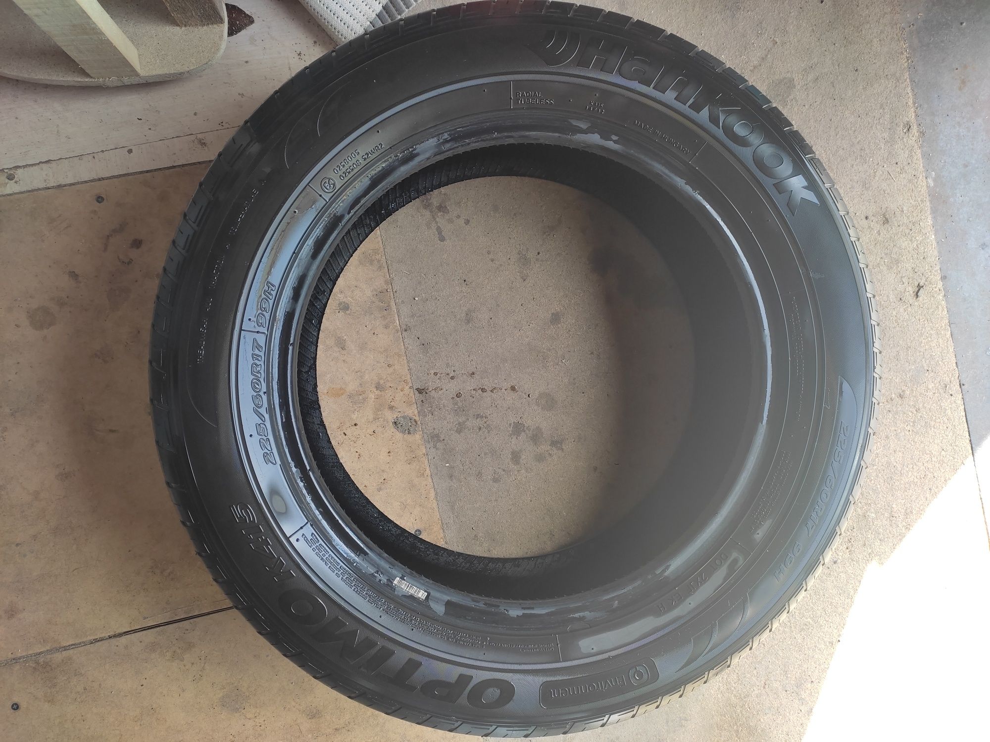 Продам шины HANKOOK-225/60 R17