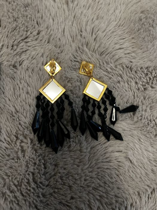 Оригинални обеци Balmain x H&M – лимитирана колекция