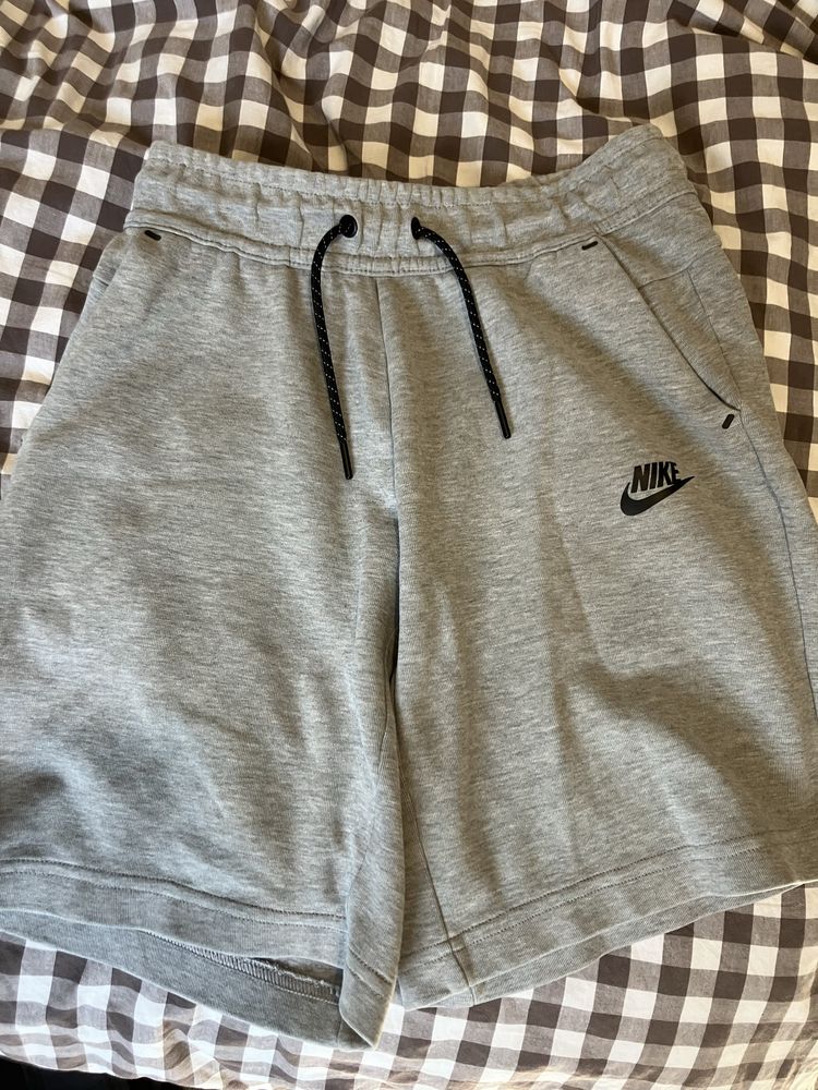 Nike tech fleece shorts