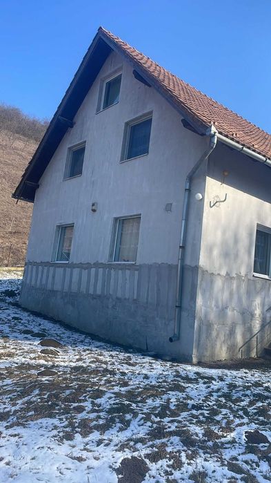 Vand casa (de vacanta) in apropiere de localitatea Sighisoara