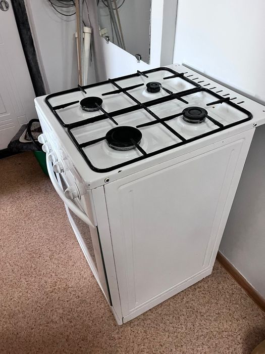 Продам газовую плиту срочно не дорого