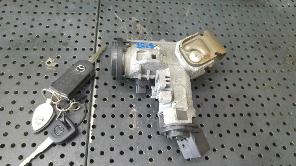 Contact auto cu cheie 1.3 b mazda 2 de dh d01h66938a 102070823