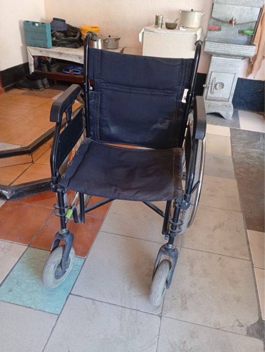 Инвалидная коляска