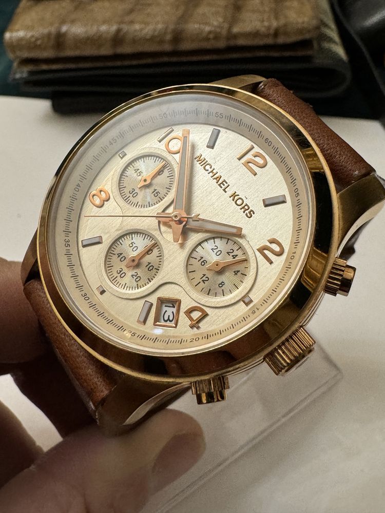 Ceas Michael Kors chronograph. Placat aur roz. Unisex