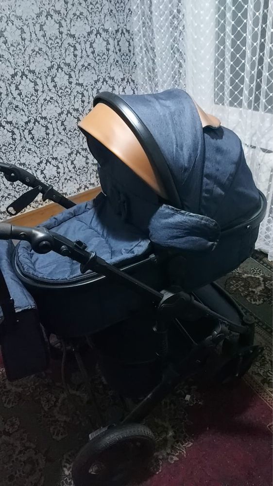 Продам детскую коляску