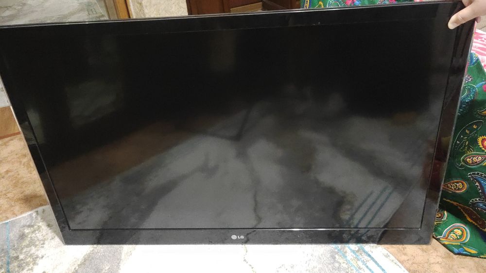 LG. Телик в хорошем состоение не смарт. 25тг
