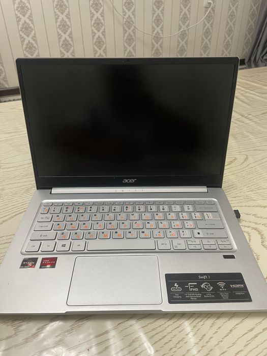Noutbuk Acer swift 3 AMD Ryzen 7  8/512