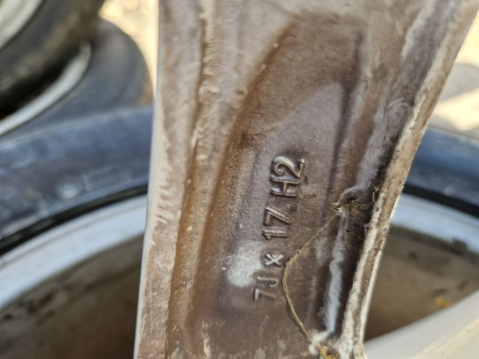 5×112 мм. 235/55/17 цола Фолксваген