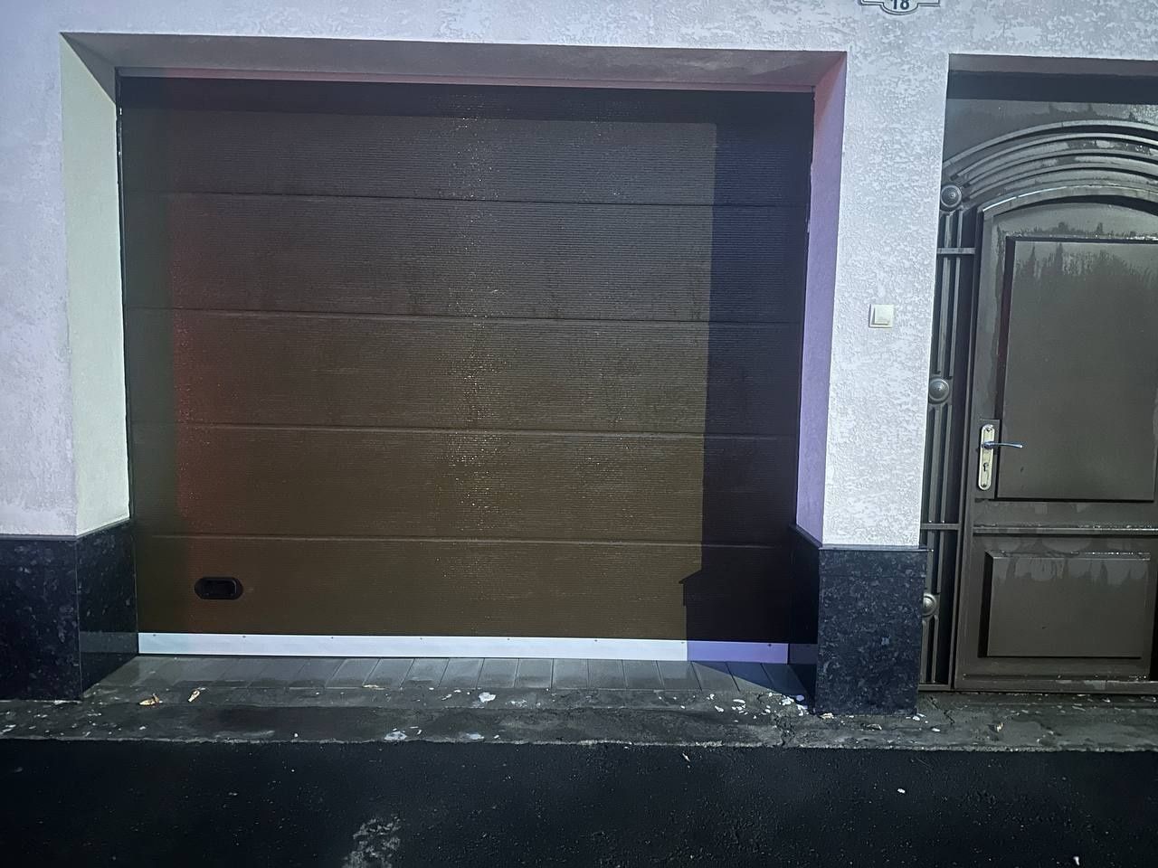 [ 1000$ ]Секционные ворота DoorHan RSD01 300×235 новая пружина