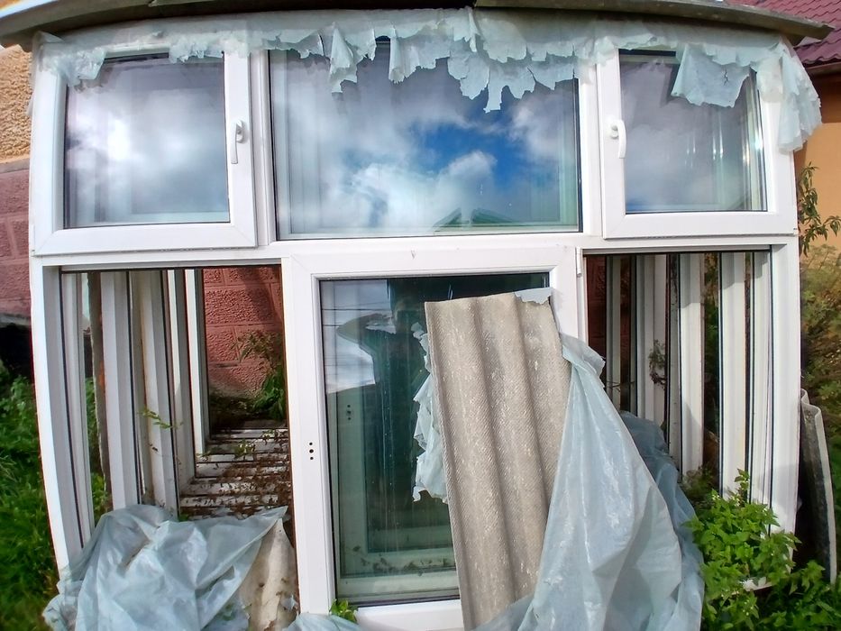 Vând geamuri 1500 de lei bucata negociabil