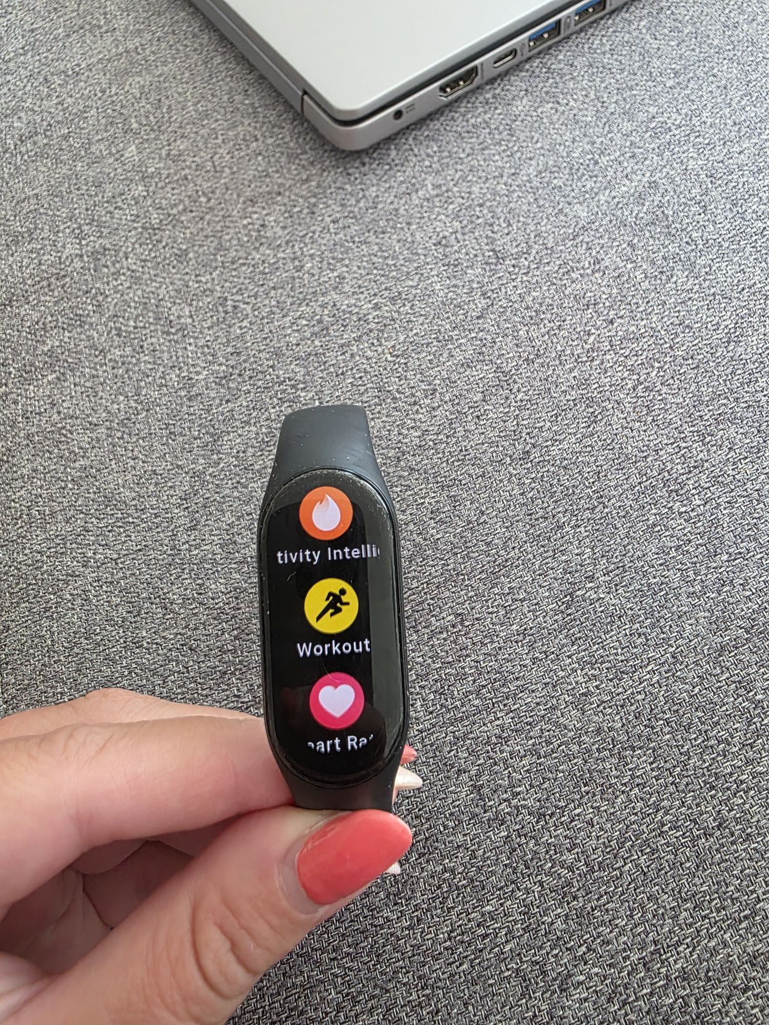 Продавам Смарт гривна Xiaomi - Mi band 7