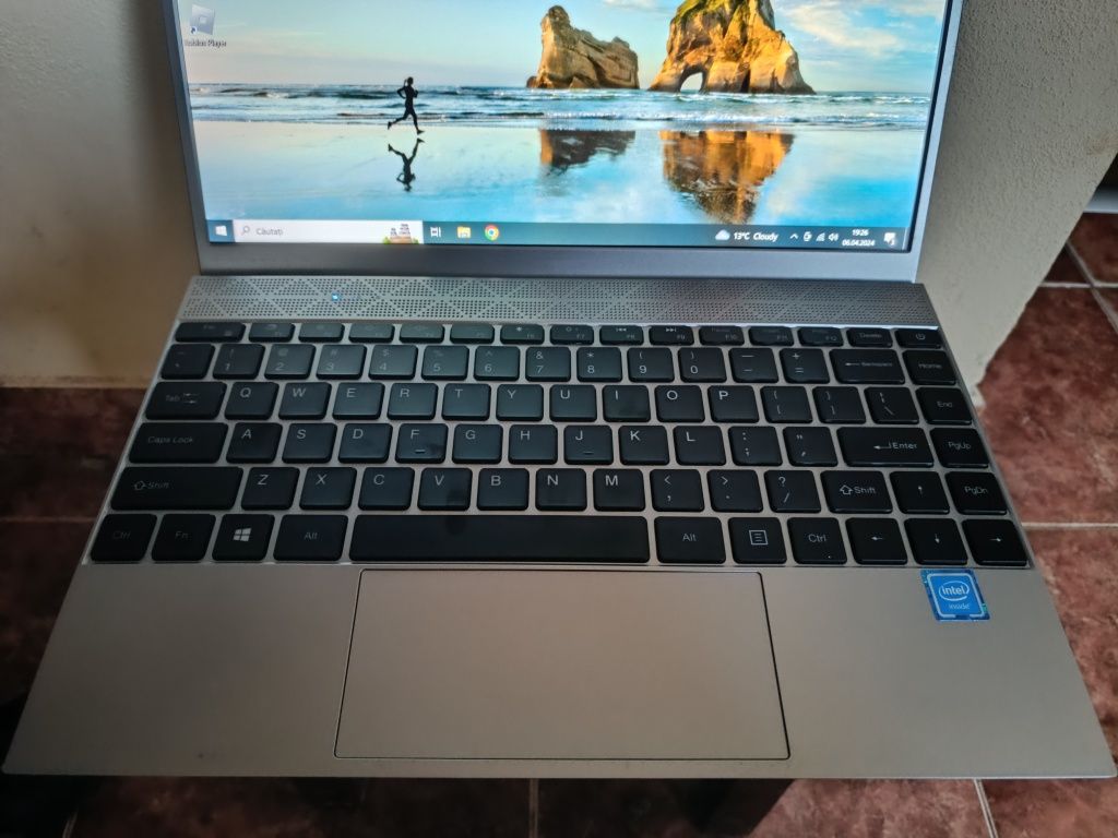 Laptop kuu Xbook slim