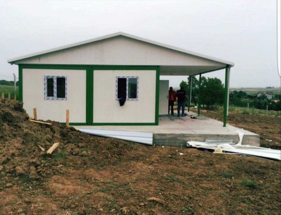 Executam case din panouri Sandwich termoizolate