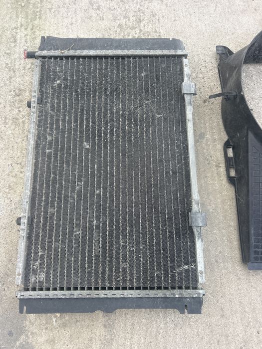 Воден радиатор и дифузьор Мерцедес 124