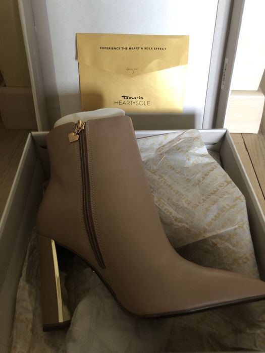 Новые шикарные бежевые кожаные ботильоны сапоги , Германия, Tamaris