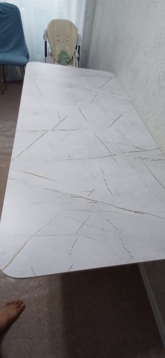 Продается  стол.