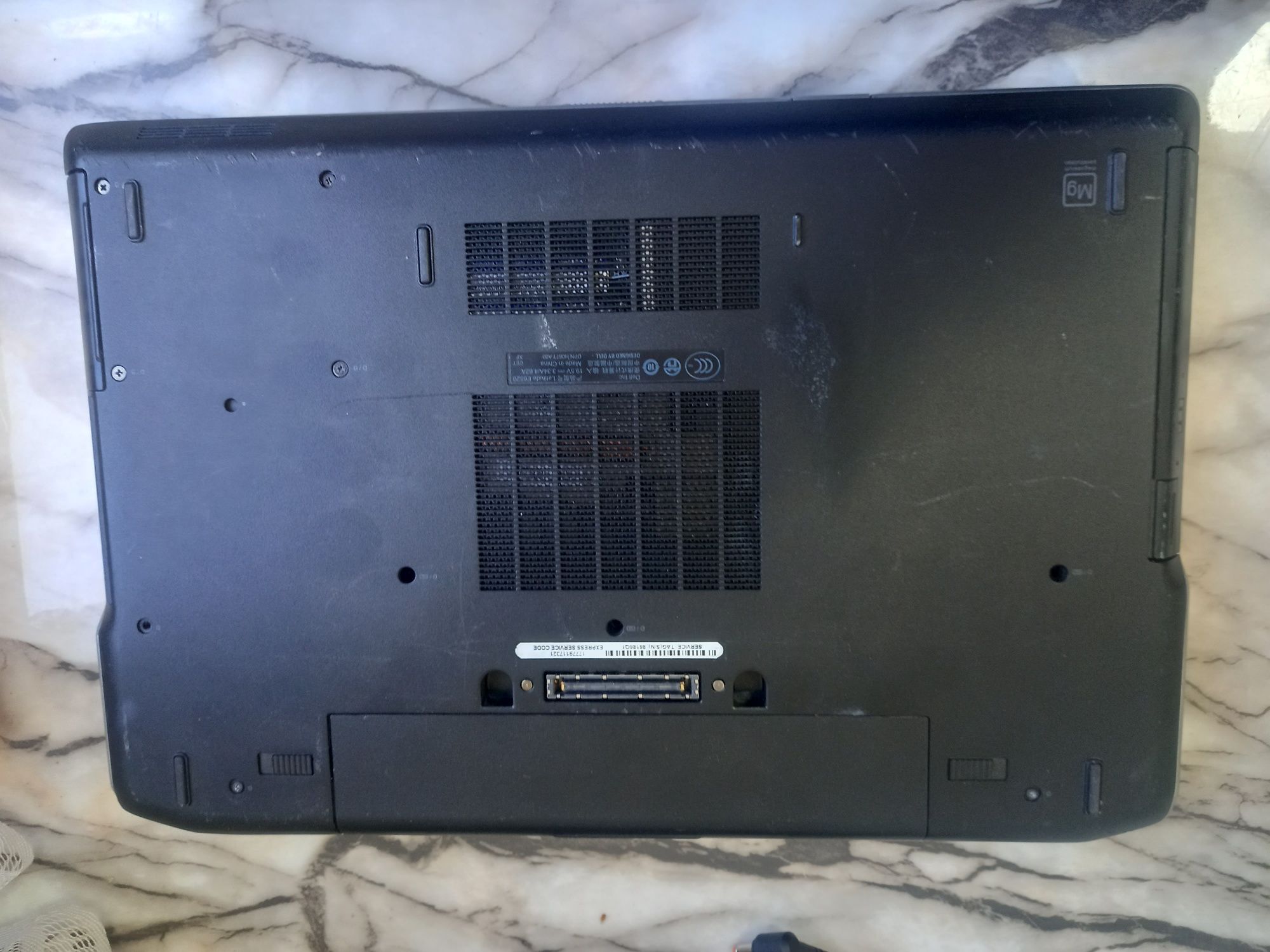 Лаптоп Dell E6520 15.6 HD Intel Core I7 -2620M 8 gb ssd
