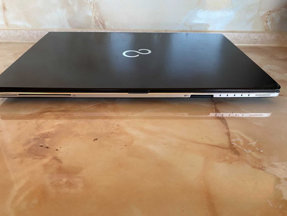 Лаптоп Fujitsu LIFEBOOK S935