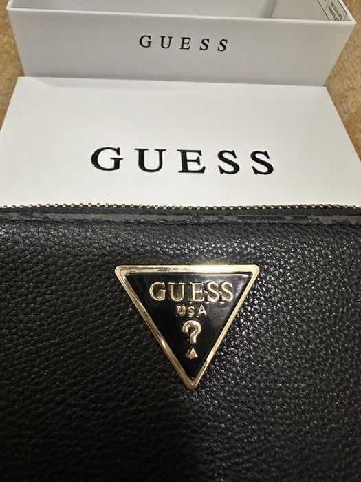 Дамско портмоне Guess
