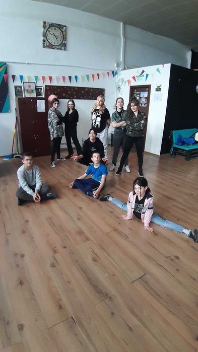 Dance classes for all ages. Cursuri de dans pentru toate varstele!