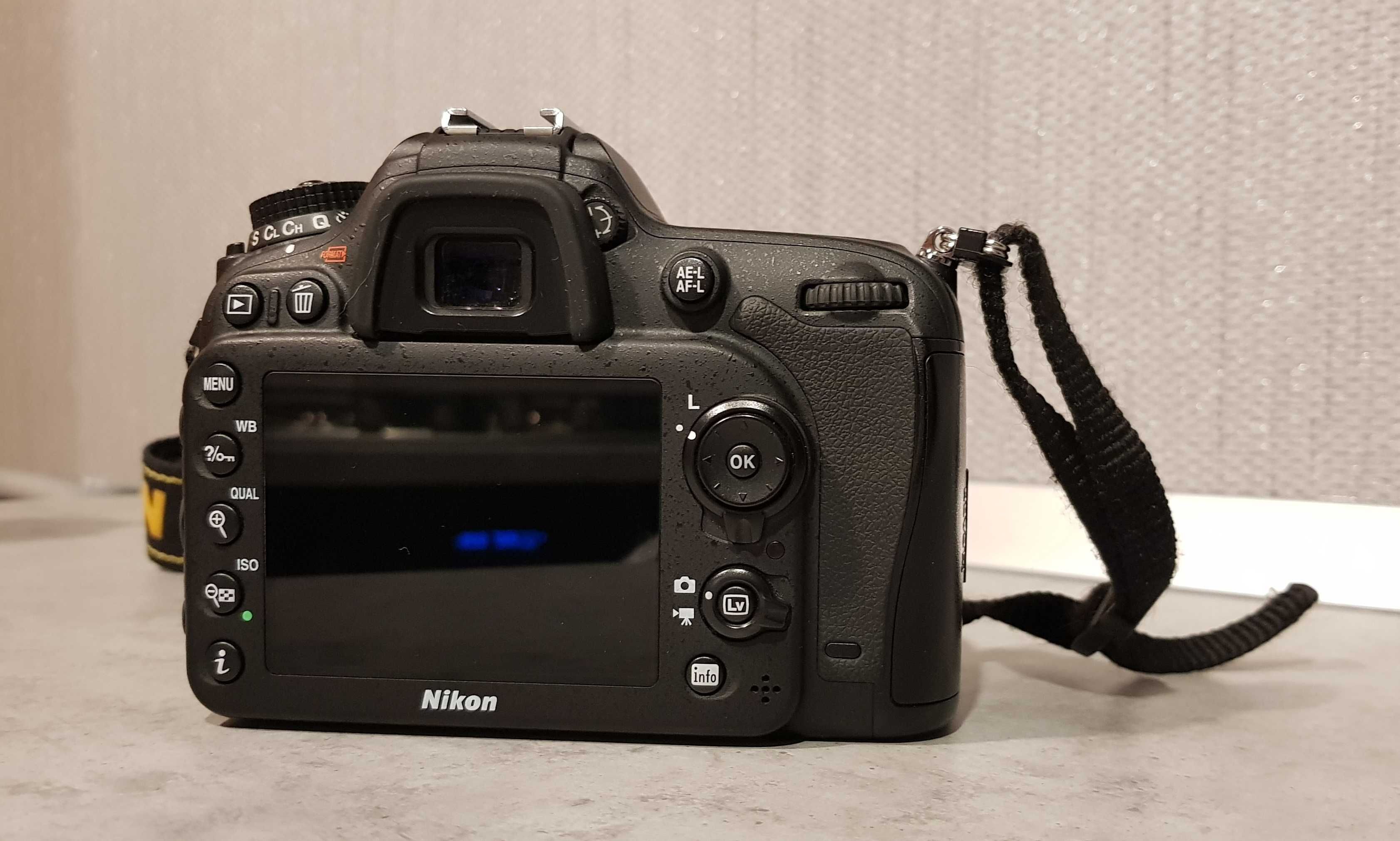 Nikon D7200 + Obiectiv  Nikkor 18 - 140  3,5 - 5,6  DX