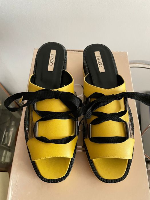 Saboti Il passo noi model interesant