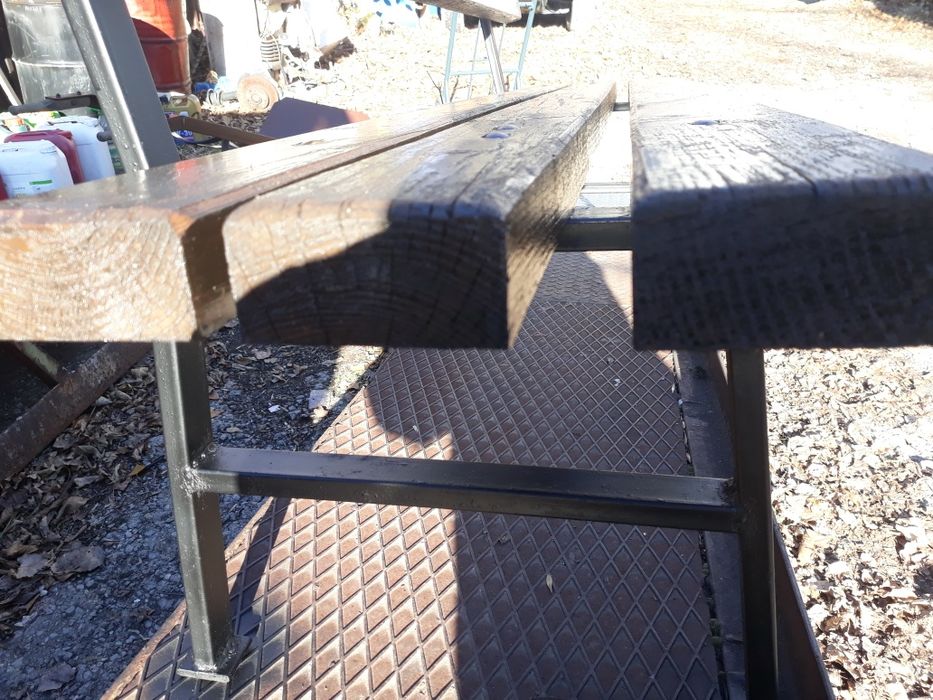 Продавам нова градинска пейка