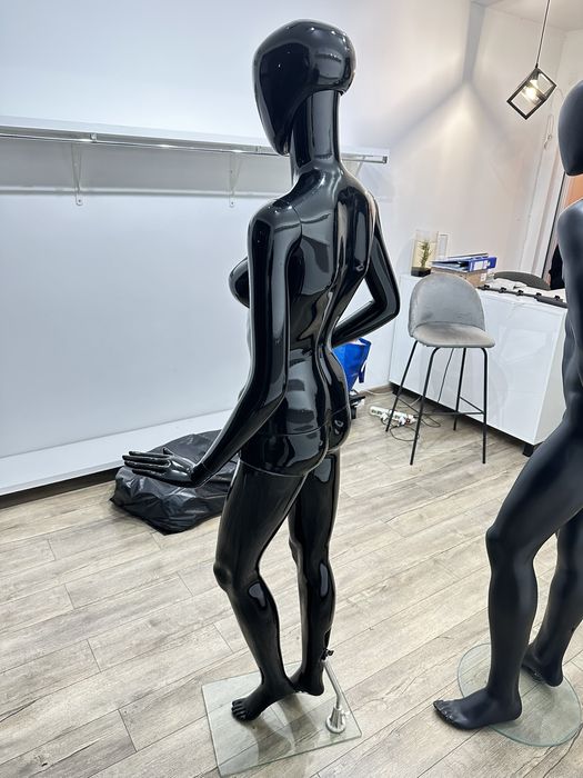 ЧЕРЕН Дамски (женски) манекен 2 броя