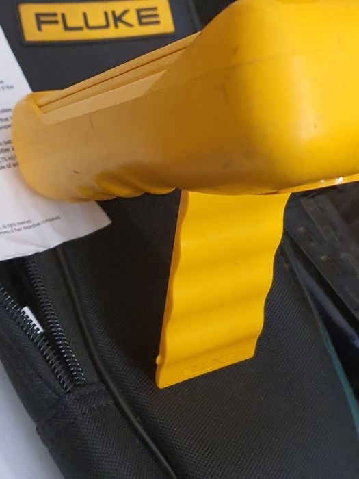 Multimetru FLUKE 7-300 cu set spioni noi, clesti, bumper protectie si