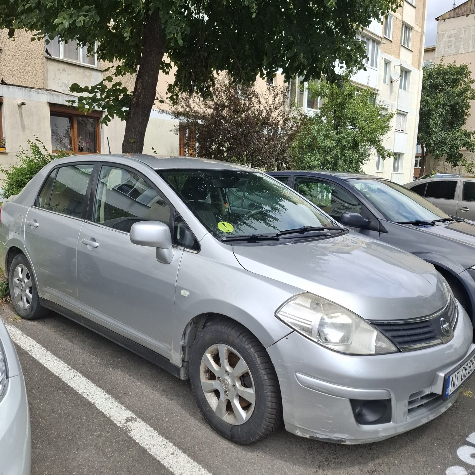 Nissan tiida benzina