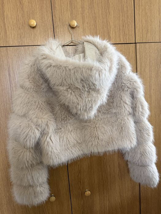 Продавам пухкаво яке