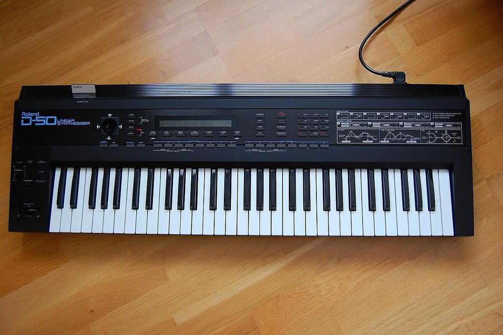 Roland D-50 сотилади