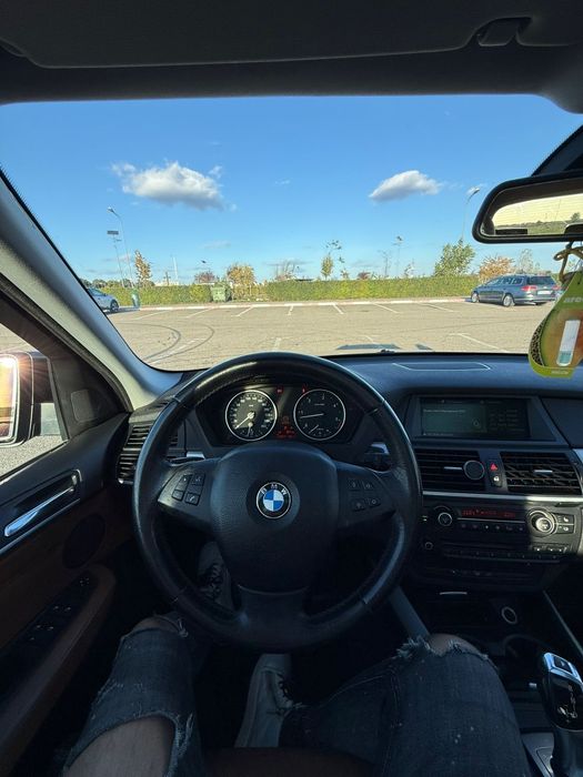 Vând bmw x5 2009