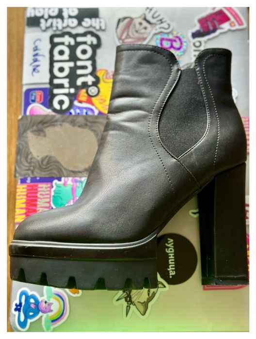 Черни кожени боти на висок ток в отлично състояние