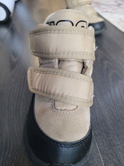 Непромокряеми боти UGG