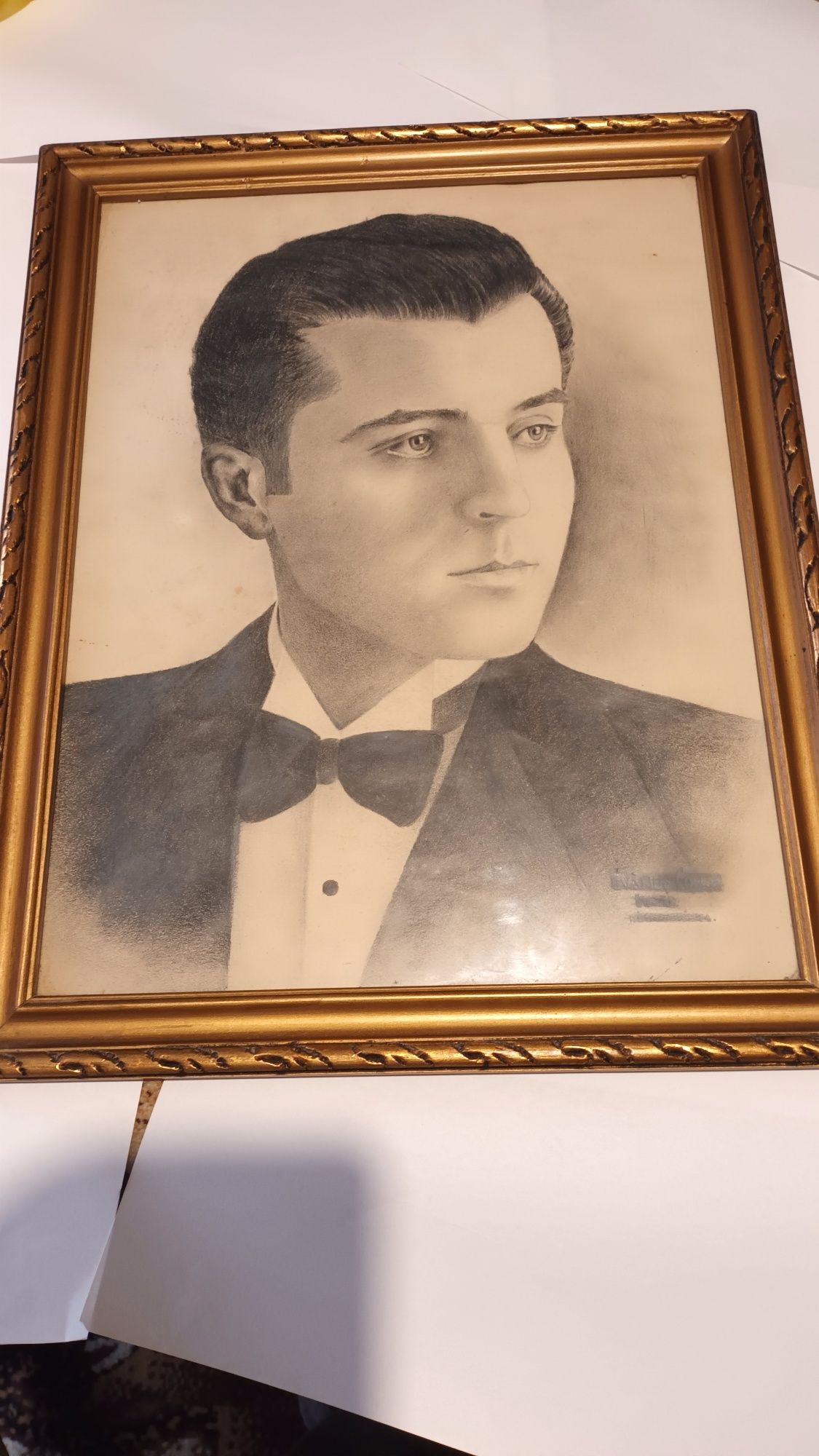 Vând diverse tablouri vechi