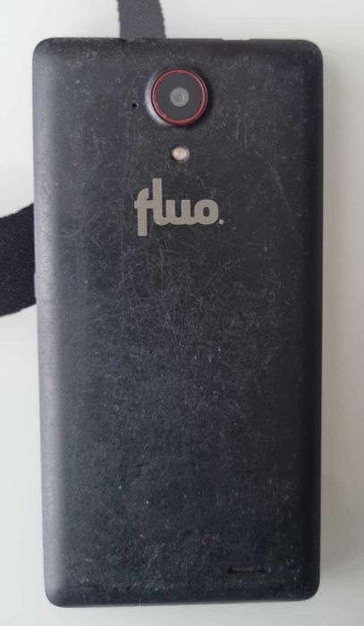 Стар телефон Fluo V