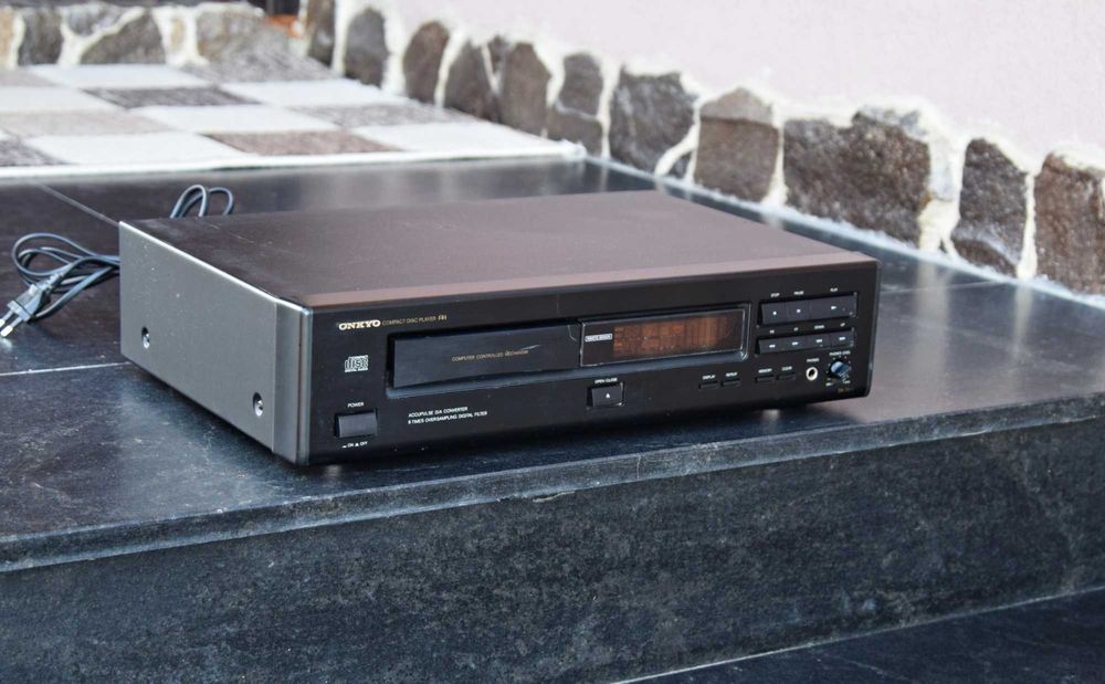 CD Player Onkyo DX-7011