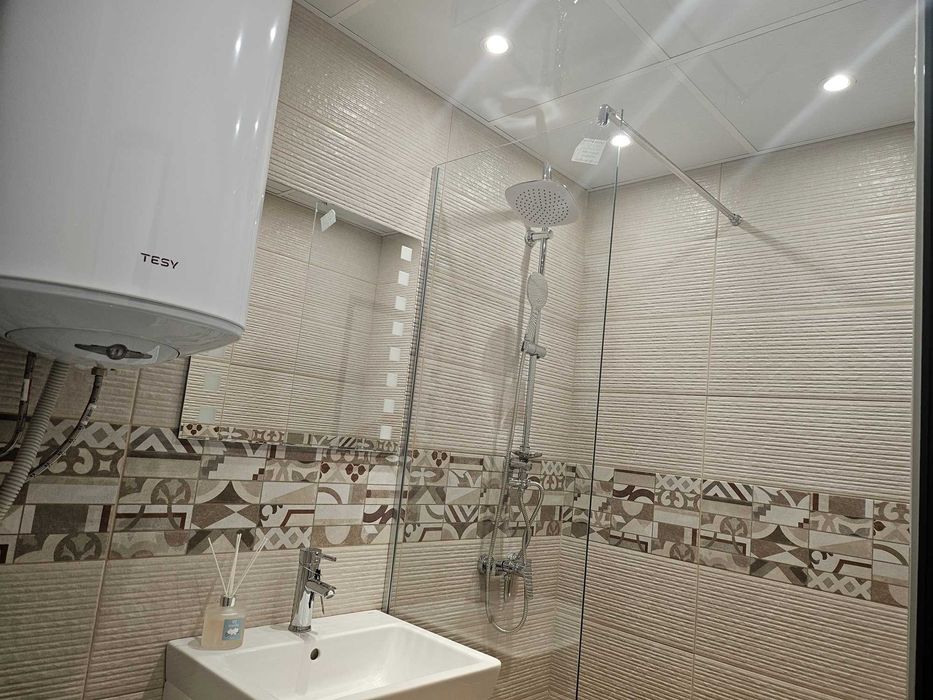 Продава се Тристаен апартамент в Варна, Базар Левски - 60 кв.м за 2999 €/кв.м - Снимка #12