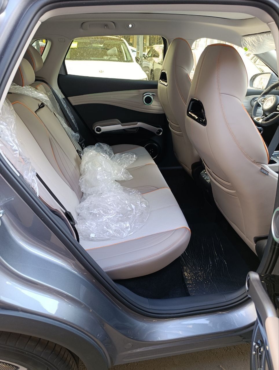 Byd Yuan Plus 5-pozitsiya full notariusga tayyor.