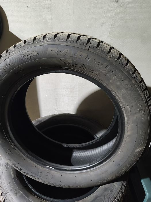 De vânzare 4 cauciucuri noi de iarna